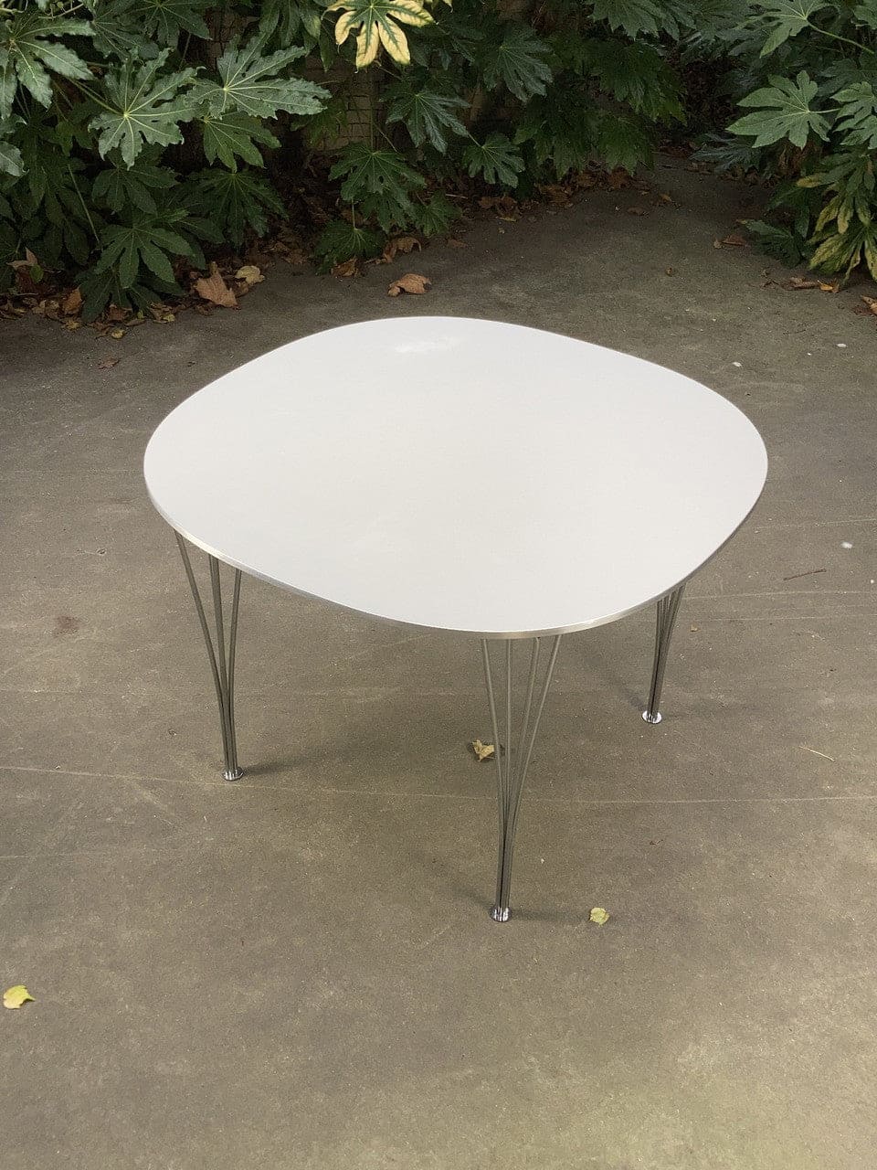 Table vintage Fritz Hansen table à manger B603 Supercirculaire