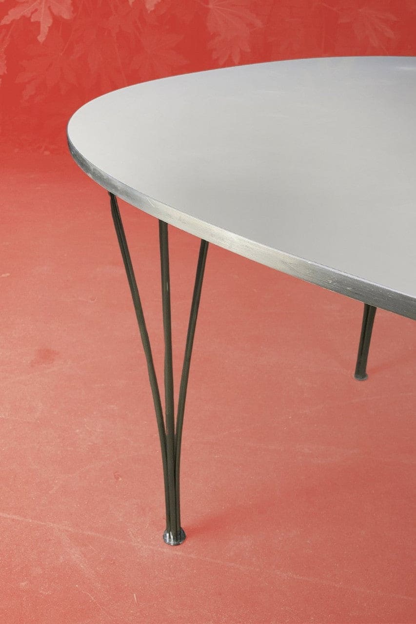 Table vintage Fritz Hansen table à manger B603 Supercirculaire