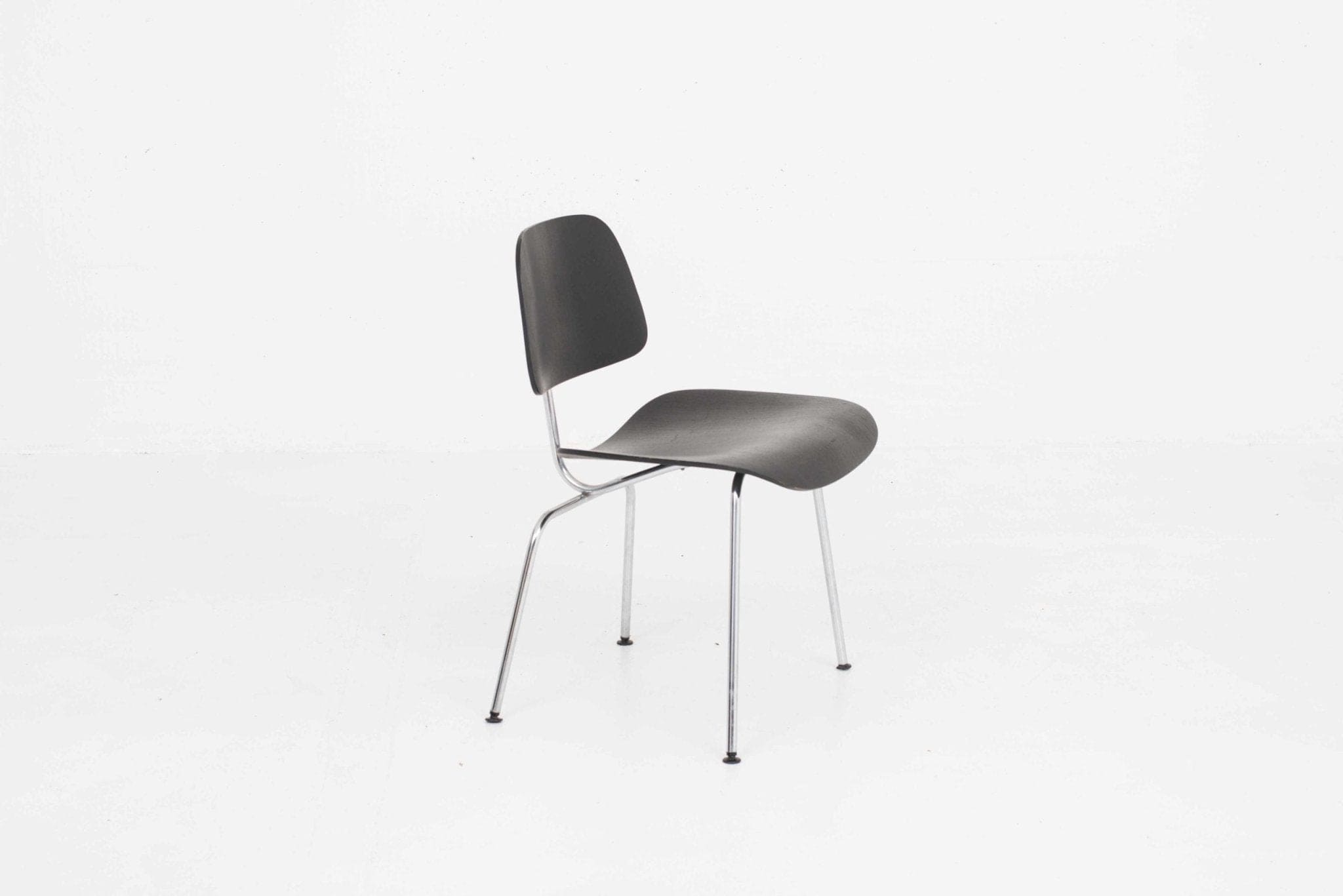 Dcm eames chair online