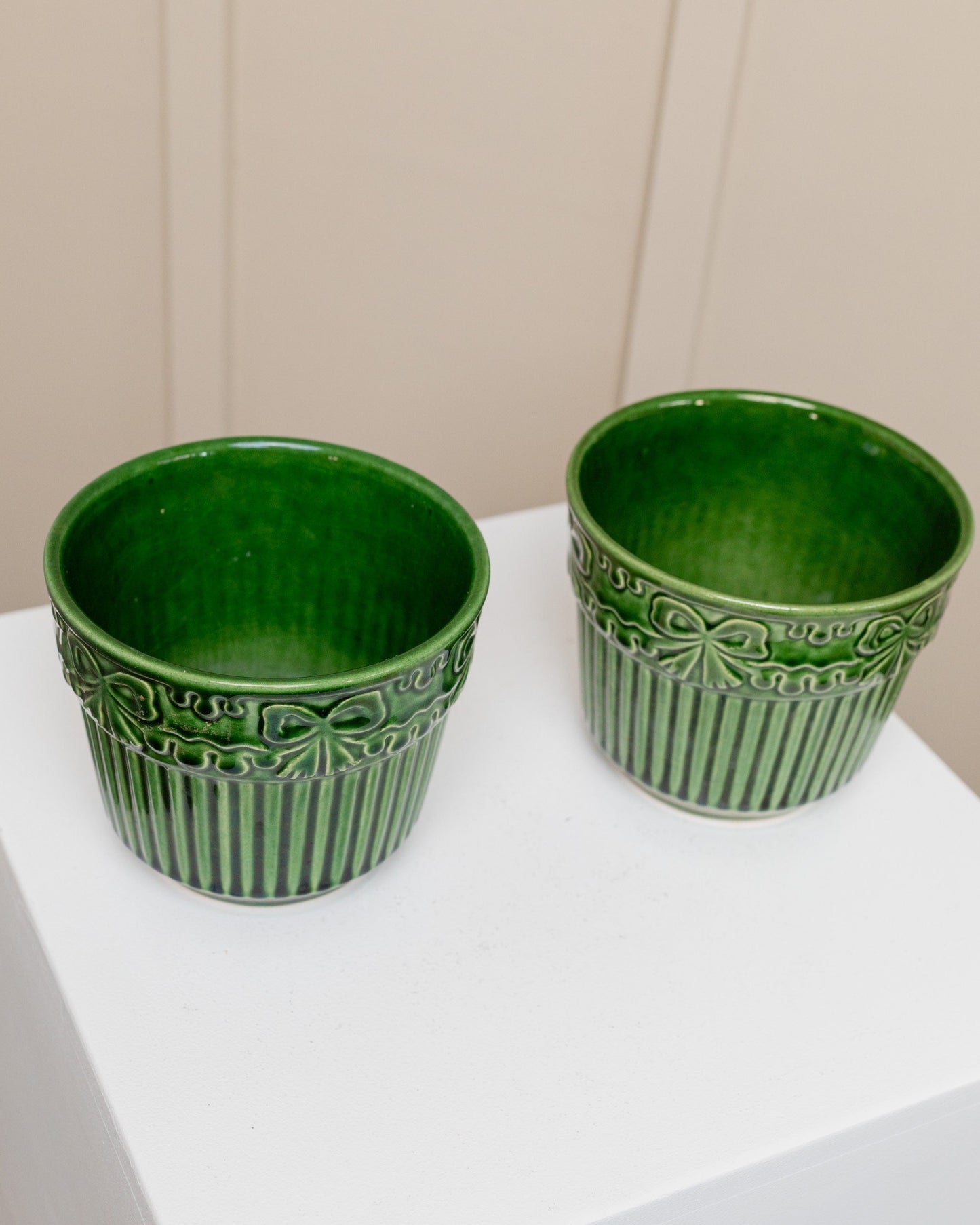 Set of 2 bay ceramic flowerpots model 603-14 green wave and flower relief West Germany 1980s vintage