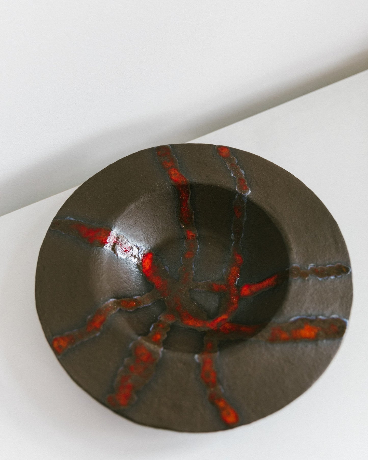 Red, signed and partially glazed studio ceramic fruit bowl in 60s 70s mid-century design vintage