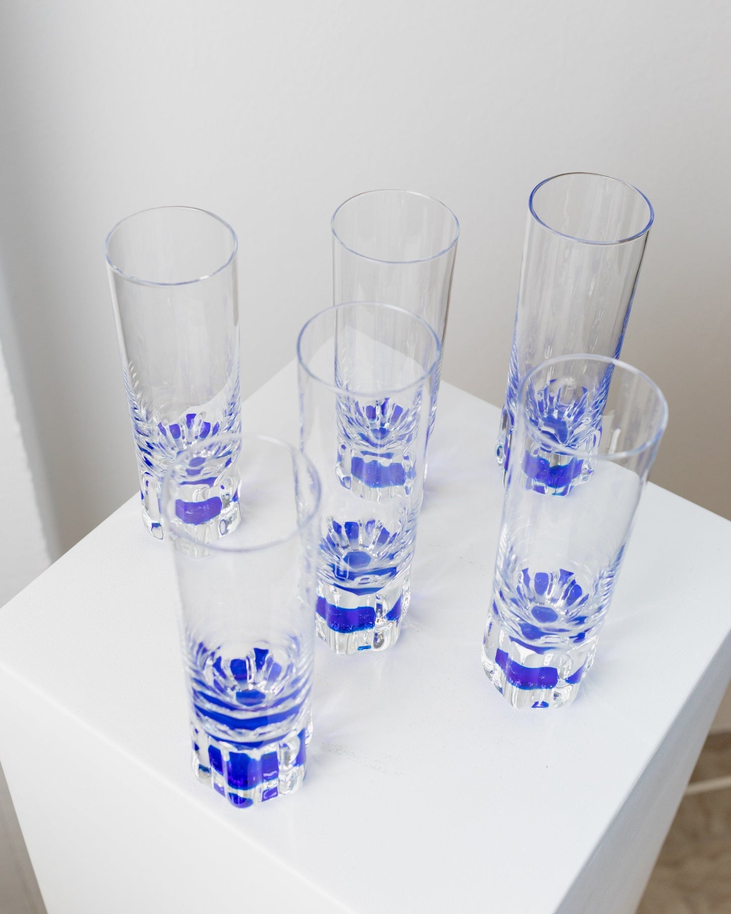 6 drinking glasses from Italy 1980s set of 2 water glasses in royal blue transparent Mid Century Design Vintage