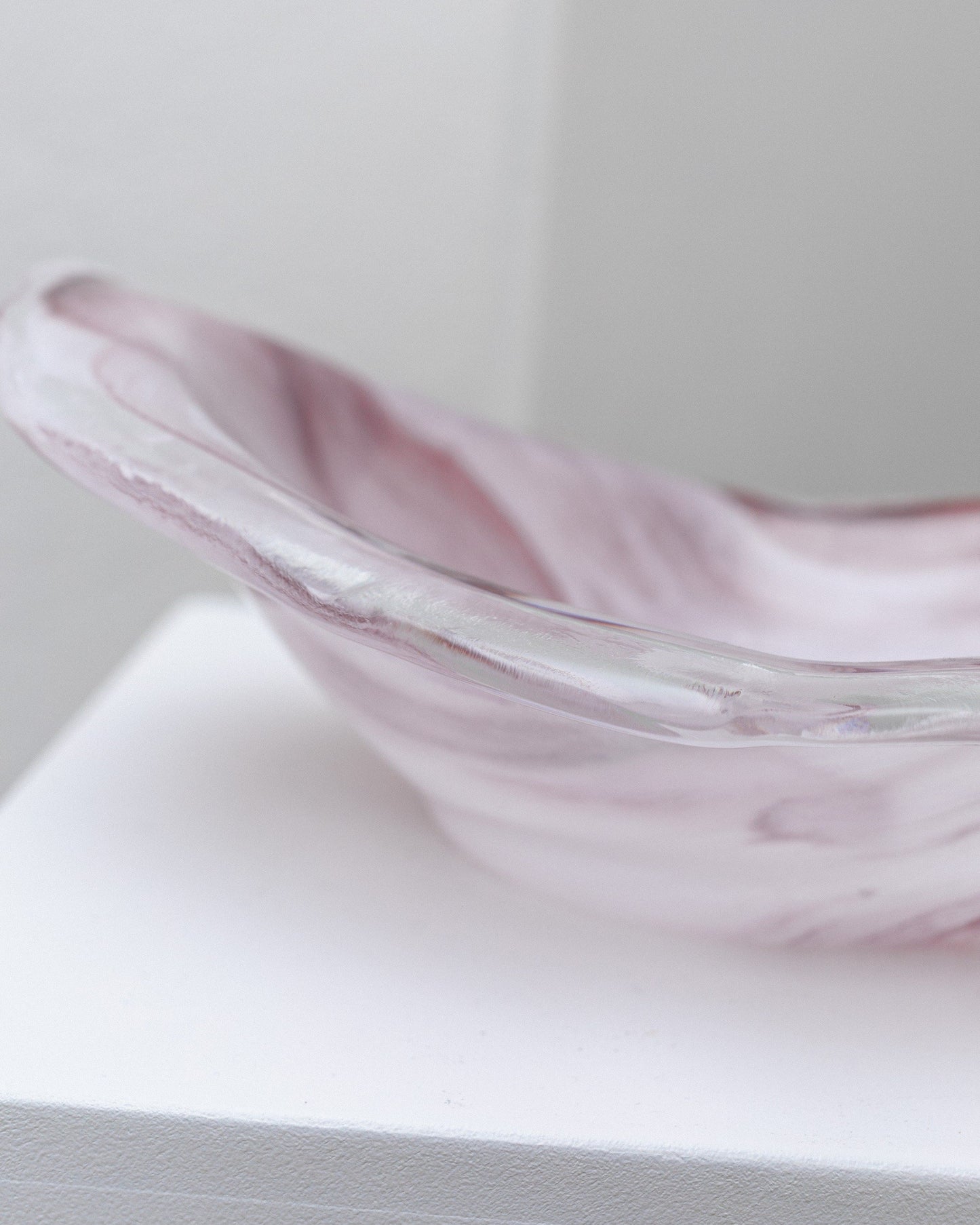 Set of 2 Murano glass bowls Pink white glass bowls in organic shape Mid Century Design Italy 1970s Vintage