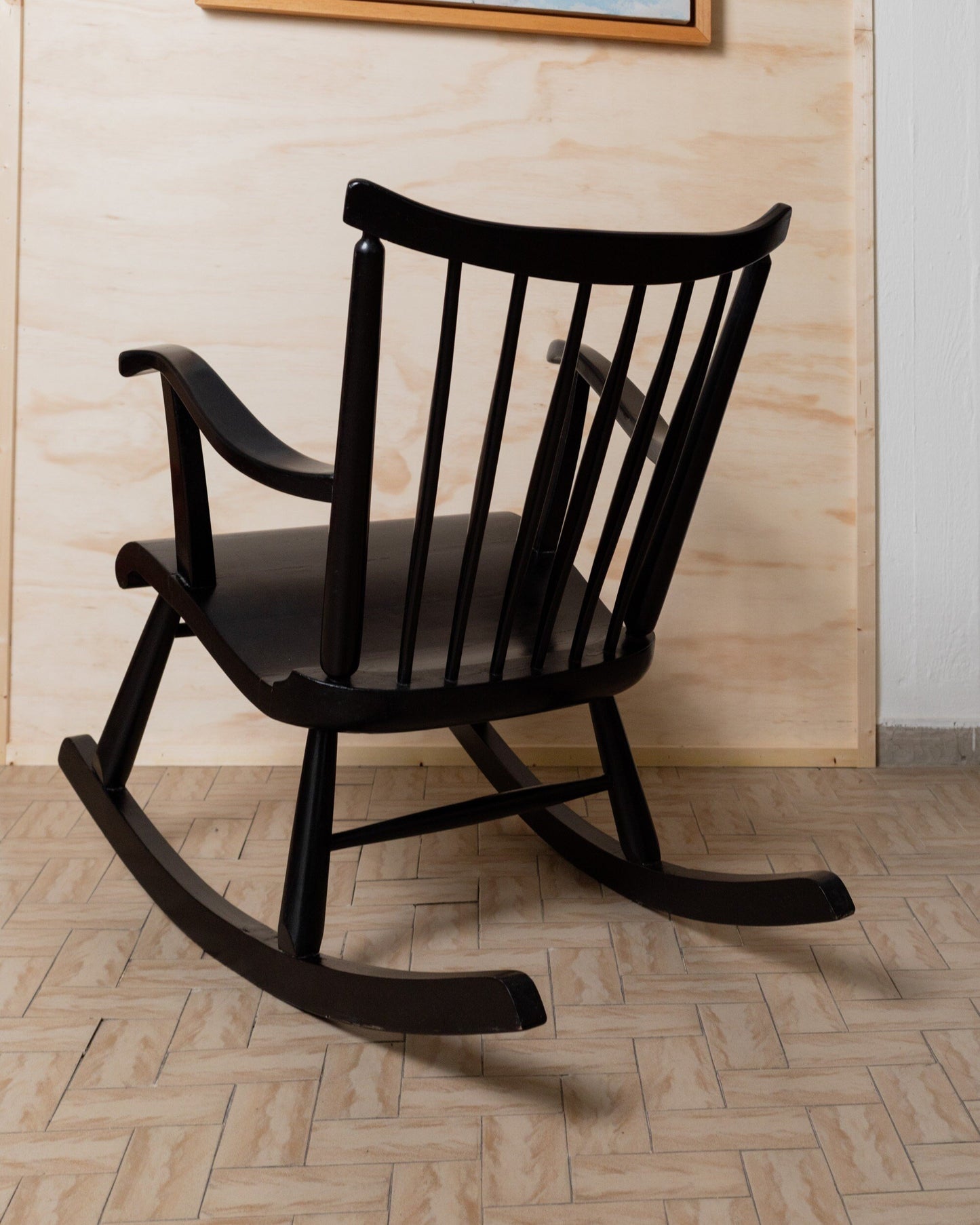 Ilmari Lappalainen pour Asko rocking chair Fauteuil de forme classique intemporel pour le design scandinave du milieu du siècle à bascule vintage des années 1960