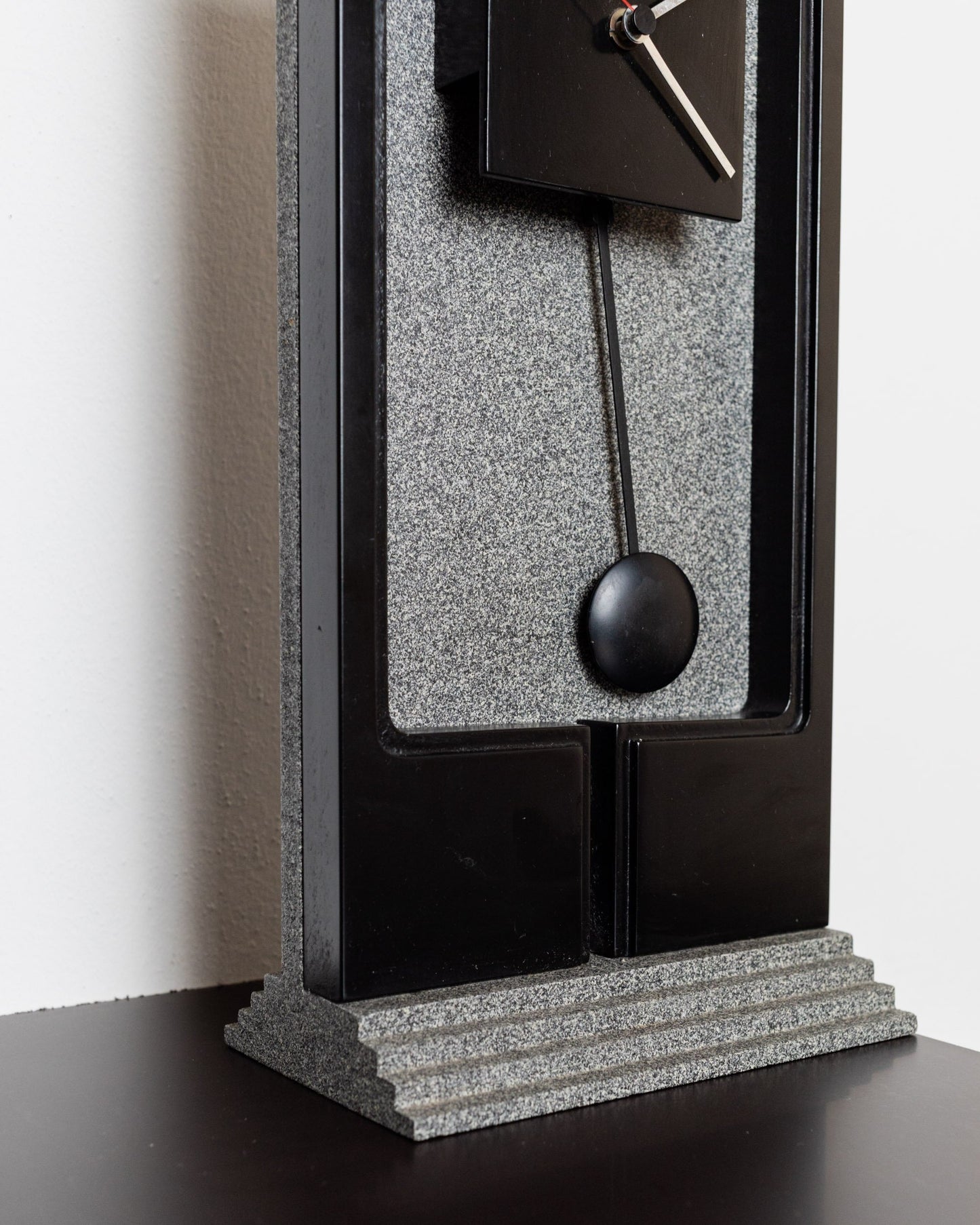 XL Costantini l'Oggetto Grandfather Clock 1980s Postmodern Memphis Style in Black Grey Made in Italy Vintage