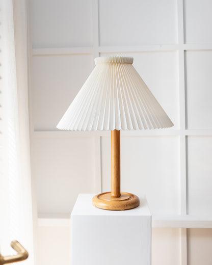 Solbackens Svarveri table lamp with Kaare Klint lampshades Mid-Century design Sweden wooden lamp 60s vintage