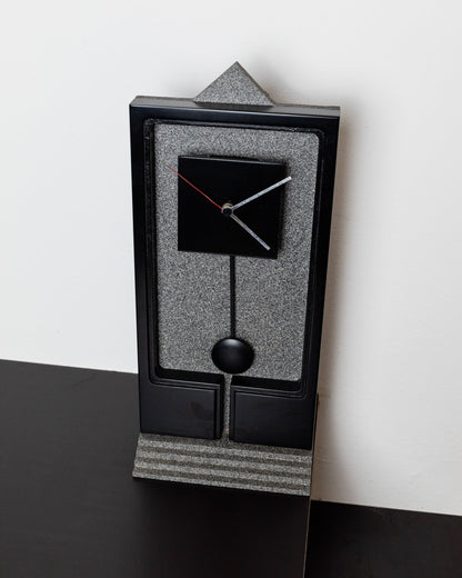 XL Costantini l'Oggetto Grandfather Clock Années 1980 Postmodern Memphis Style en Noir Gris Made in Italy vintage