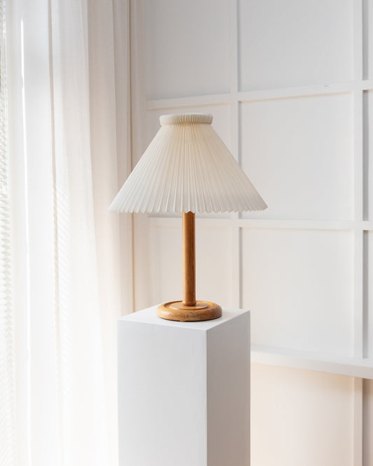 Solbackens Svarveri table lamp with Kaare Klint lampshades Mid-Century design Sweden wooden lamp 60s vintage