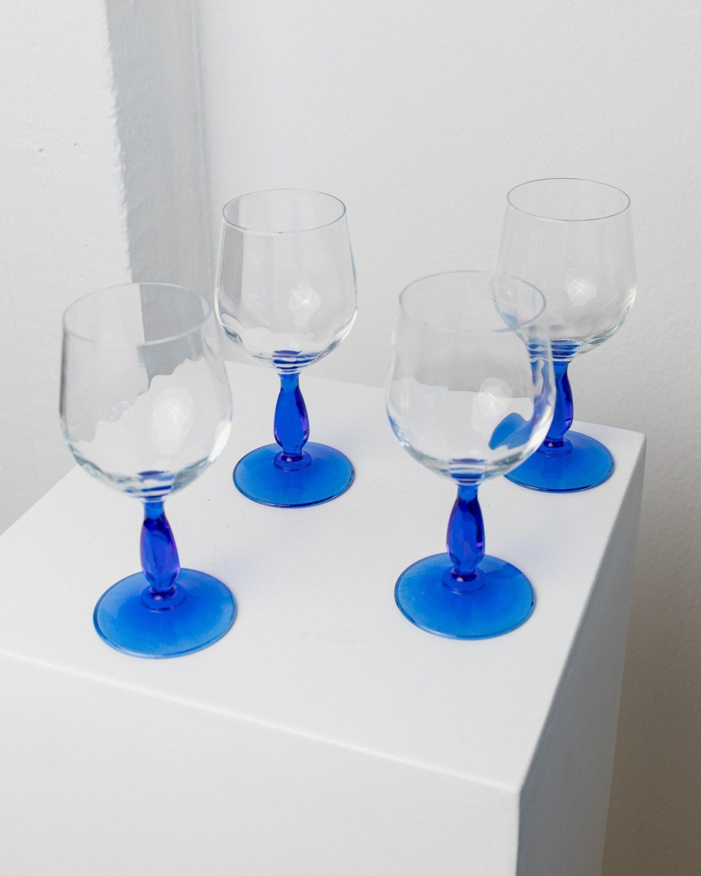 4 wine glasses from Italy 1980s set of 2 drinking glasses royal blue elegant design, high quality MCM Vintage