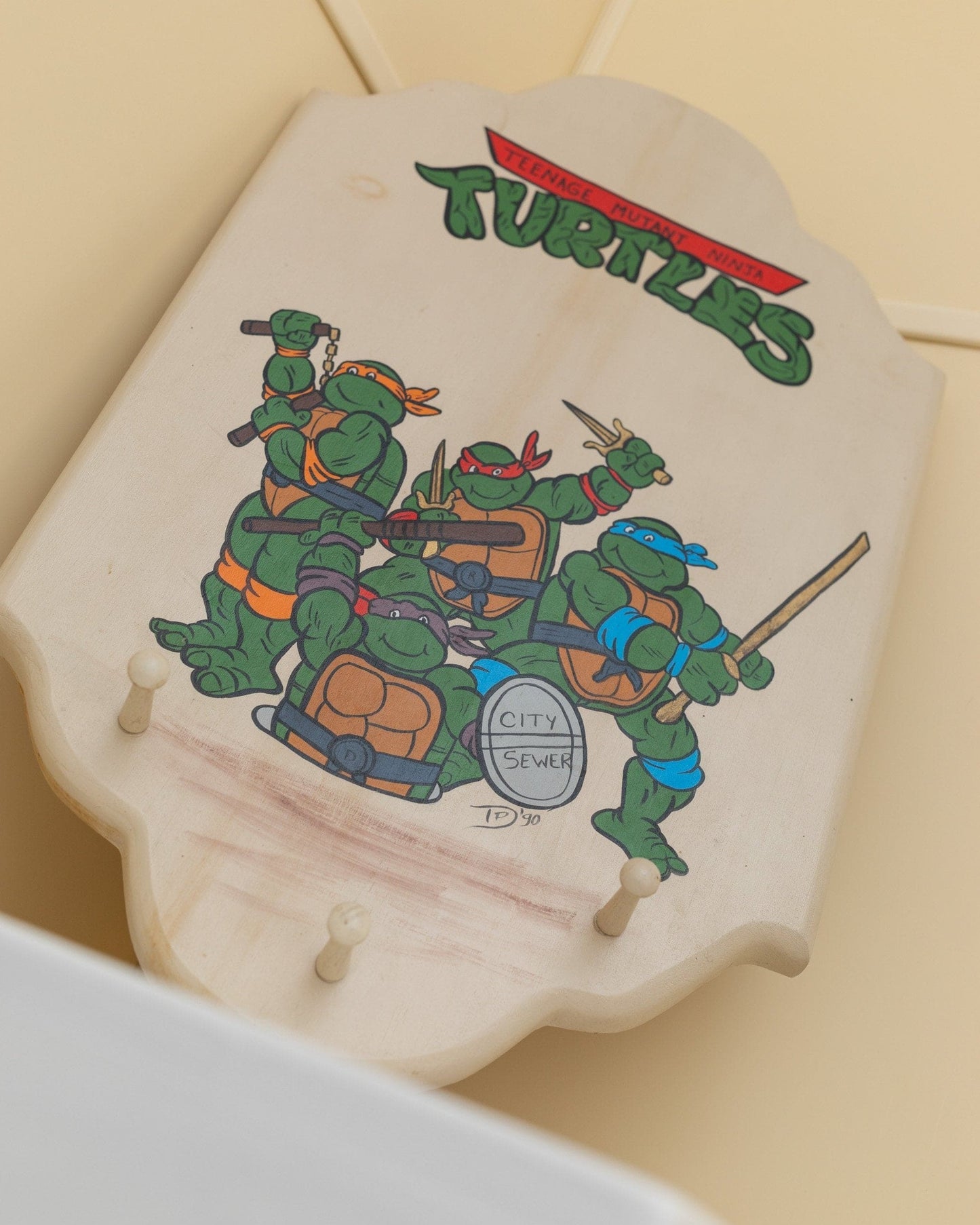 Kleiderschrank Teen Mutant Ninja Turtles handbemalt Kleiderschrank aus Holz hergestellt in Italien 1990er Vintage