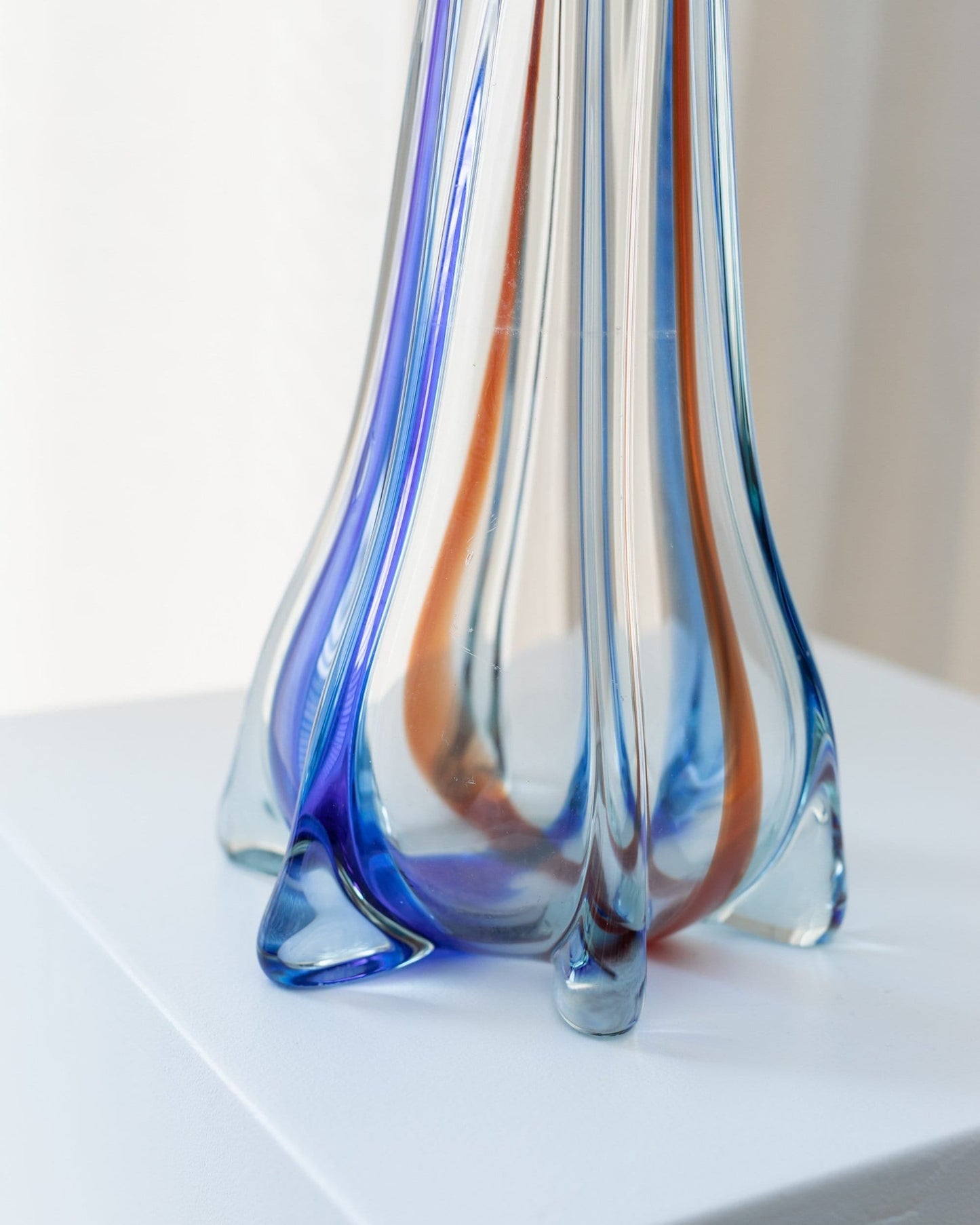 Grand vase en verre de Murano fabriqué en Italie McM 1970 vintage