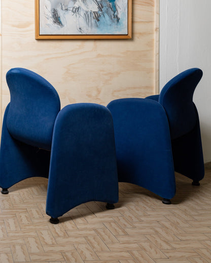 Ensemble de 2 fauteuils emblématiques en velours, chaises de salle à manger bleues, design du milieu du siècle, Italie, années 1970