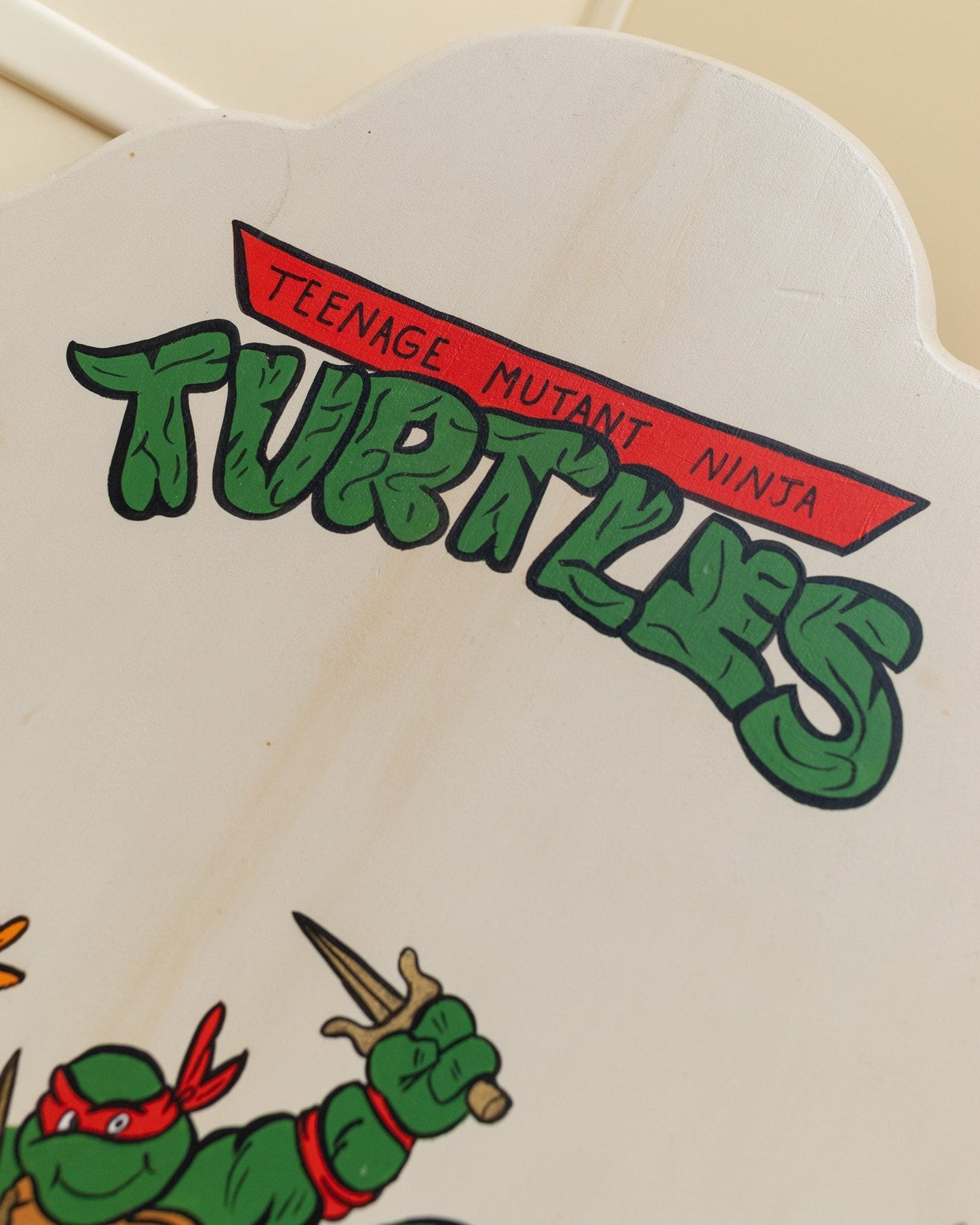 Kleiderschrank Teen Mutant Ninja Turtles handbemalt Kleiderschrank aus Holz hergestellt in Italien 1990er Vintage