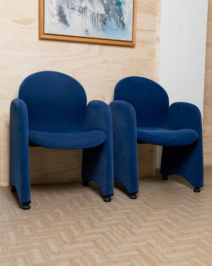 Ensemble de 2 fauteuils emblématiques en velours, chaises de salle à manger bleues, design du milieu du siècle, Italie, années 1970