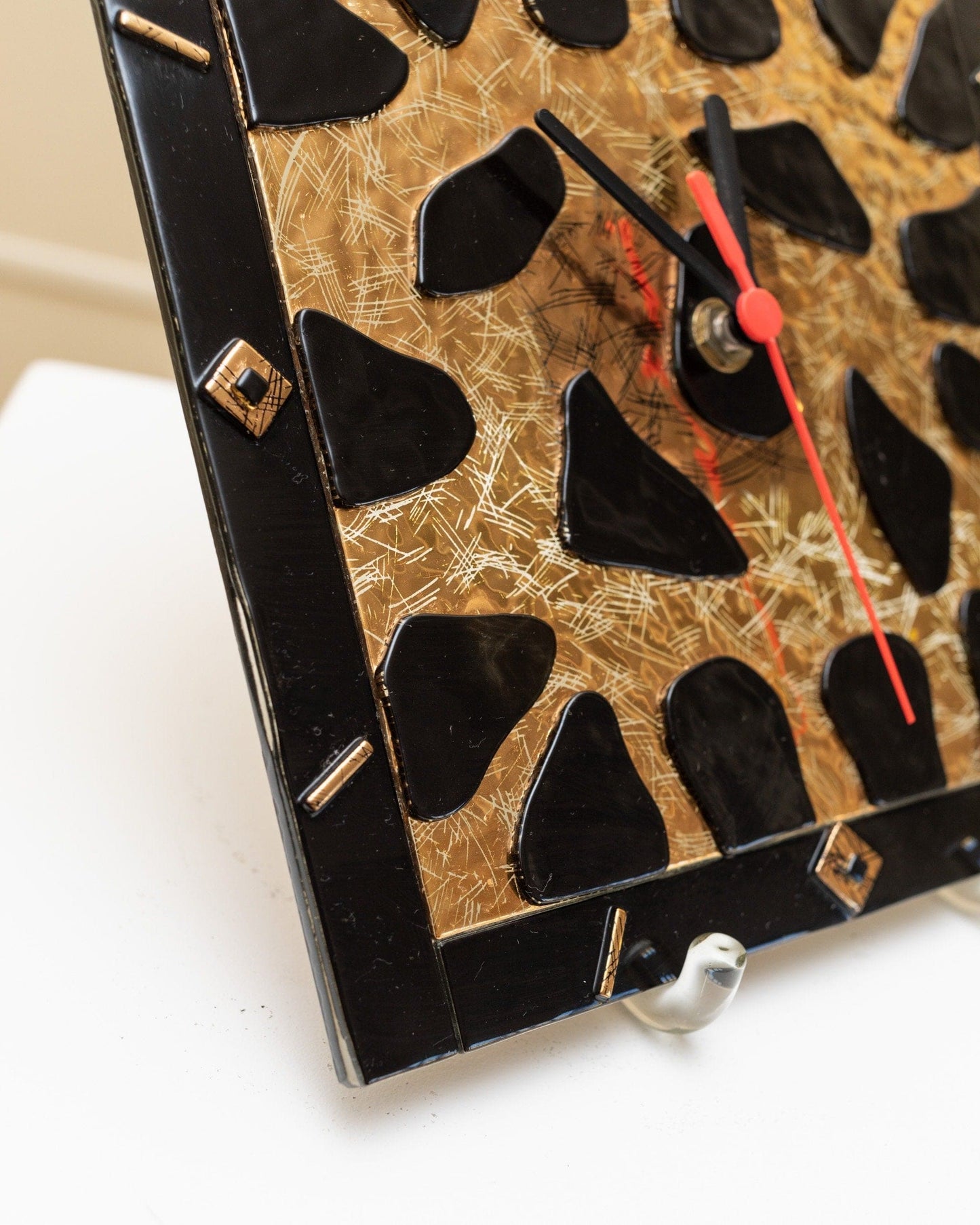 Wall clock made of glass Leo pattern gold black Murano Memphis Style Made in Italy 1980s Vintage