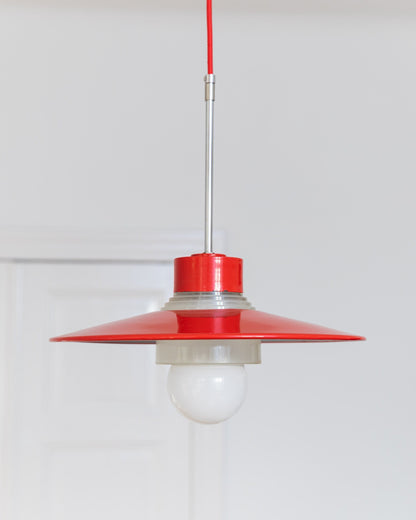 Plafonnier danois en métal rouge et verre design du milieu du siècle années 1960