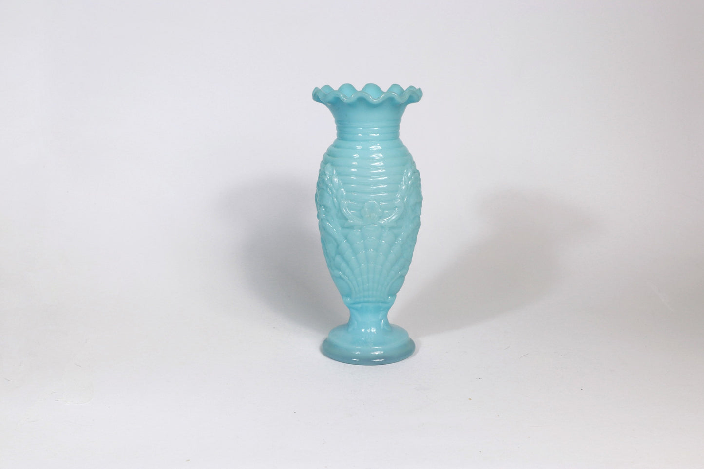 Seltene Vallérysthal Opaline Vase Art Nouveau Glas 4597 Opalglas Milchglas Blau Celeste 1900 1910 Portieux Neptun Poseidon Muschel Nautisch