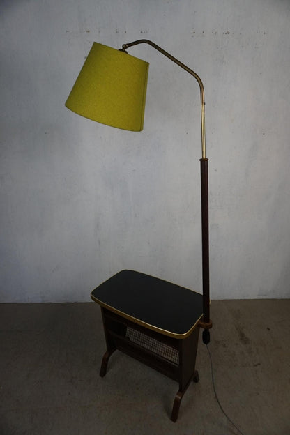 Lampadaire original avec table et porte-journaux vintage des années 50