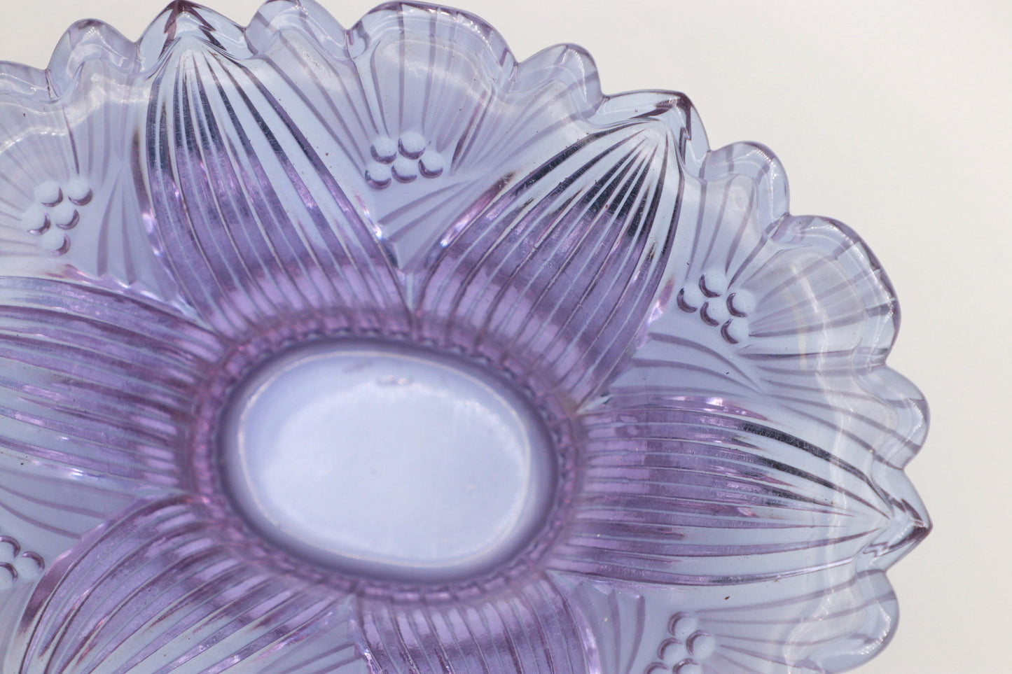 vintage Boho Bowl Alexandrite Verre Néodyme années 1950 Mid Century 60s Lilas Rose Bleu Clair Assiette Plateau Seguso VetroAlexandrite Néodyme