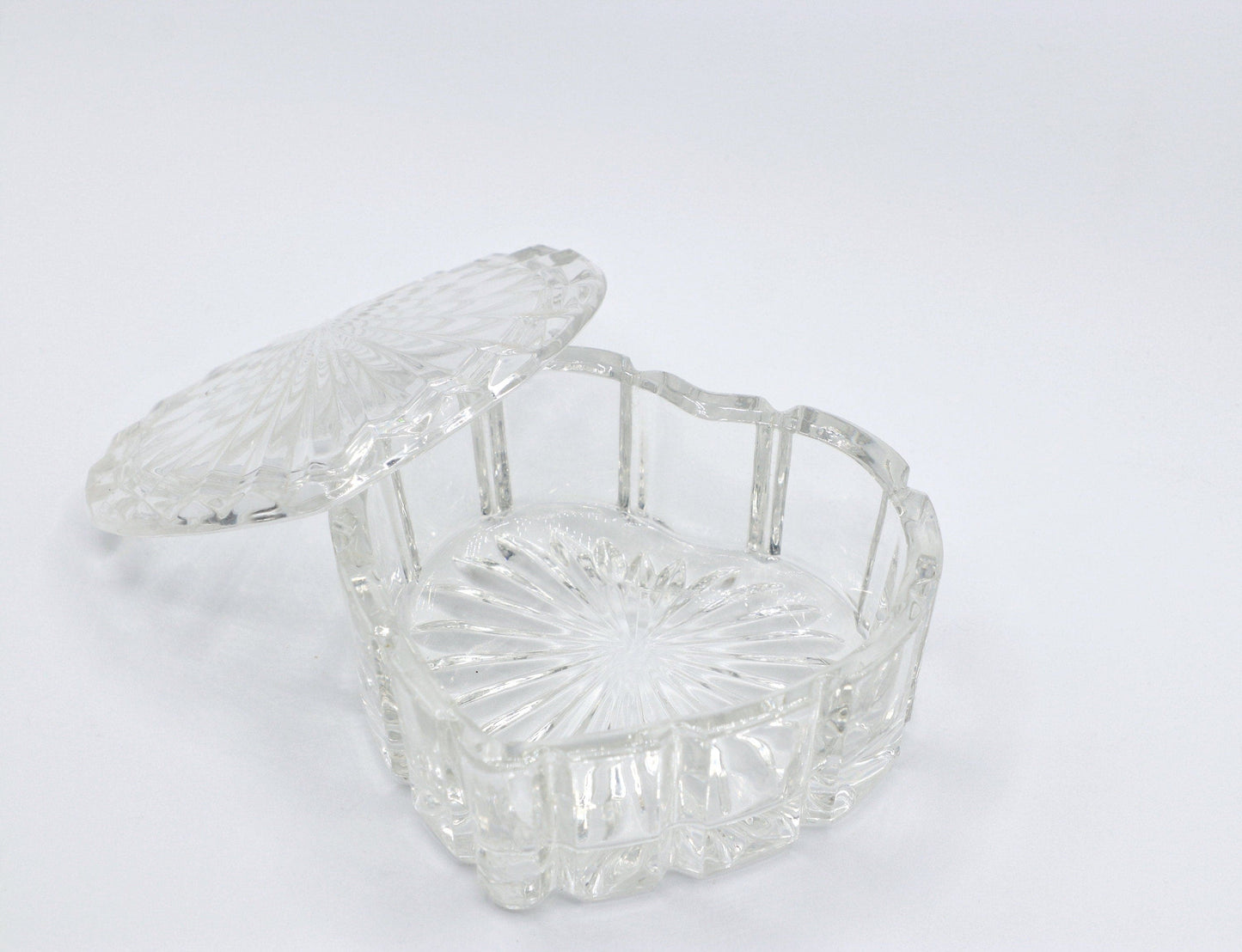 Vintage Bonboniere Crystal Glass Heart Gift Kawaii 80s 1980 Lidded Jar 80s Lead Crystal Box Art Deco Revival