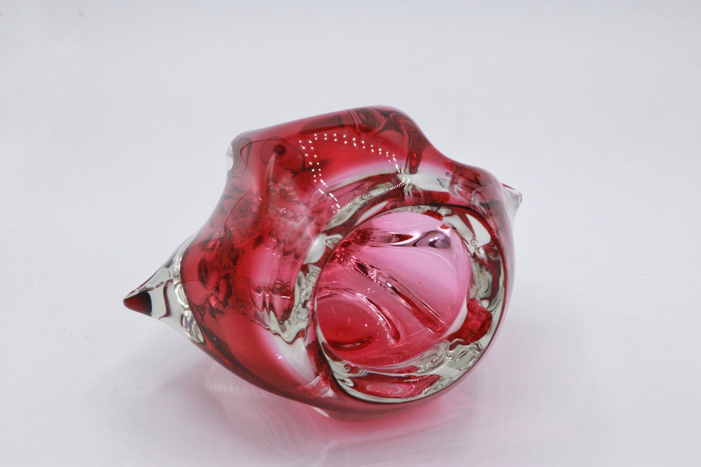 Vase vintage Josef Hospodka - Chřibská Sklo Verre Canneberge Rose Skrdlovice Sommerso Red Overlay Bohême Tchécoslovaquie Milieu du Siècle