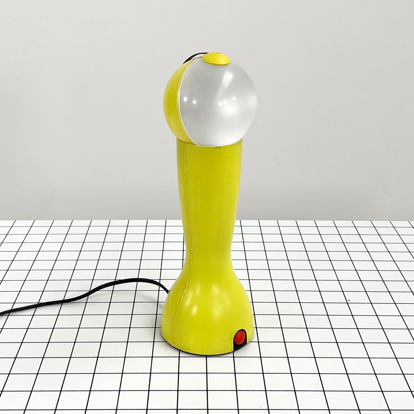 Lampe de table Gilda jaune par Silvia Capponi pour Artemide, vintage 1990