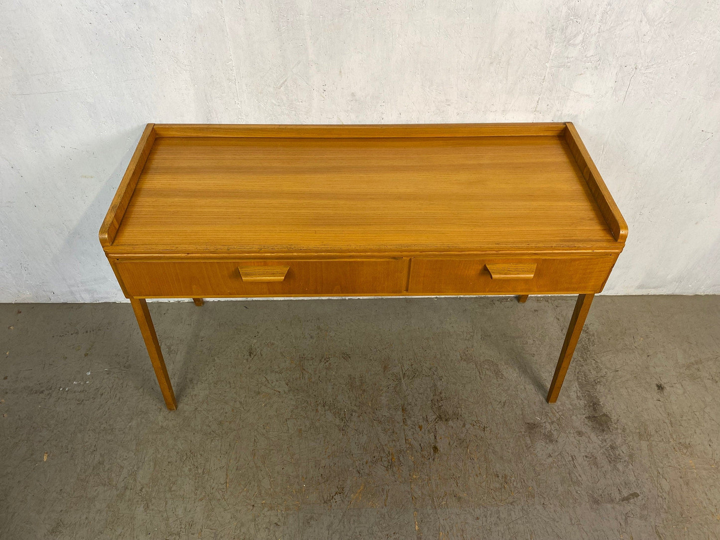 Grande table console vintage du milieu du siècle