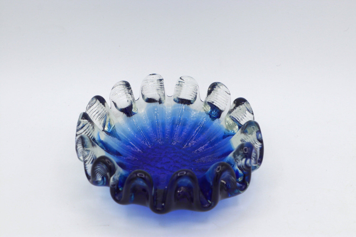 Vintage Murano bowl 1970 ashtray shell maritime Nautika Seguso cobalt ultramarine blue glass technique Italy 70s 1970