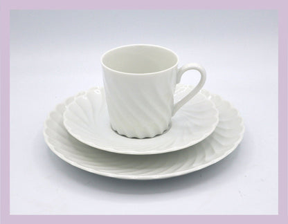 Vintage Set 4 / 6 Persons Marienbad Ingres White Porcelain Coffee Service Wave Edge Curved CZ Czech Republic 80s 90s