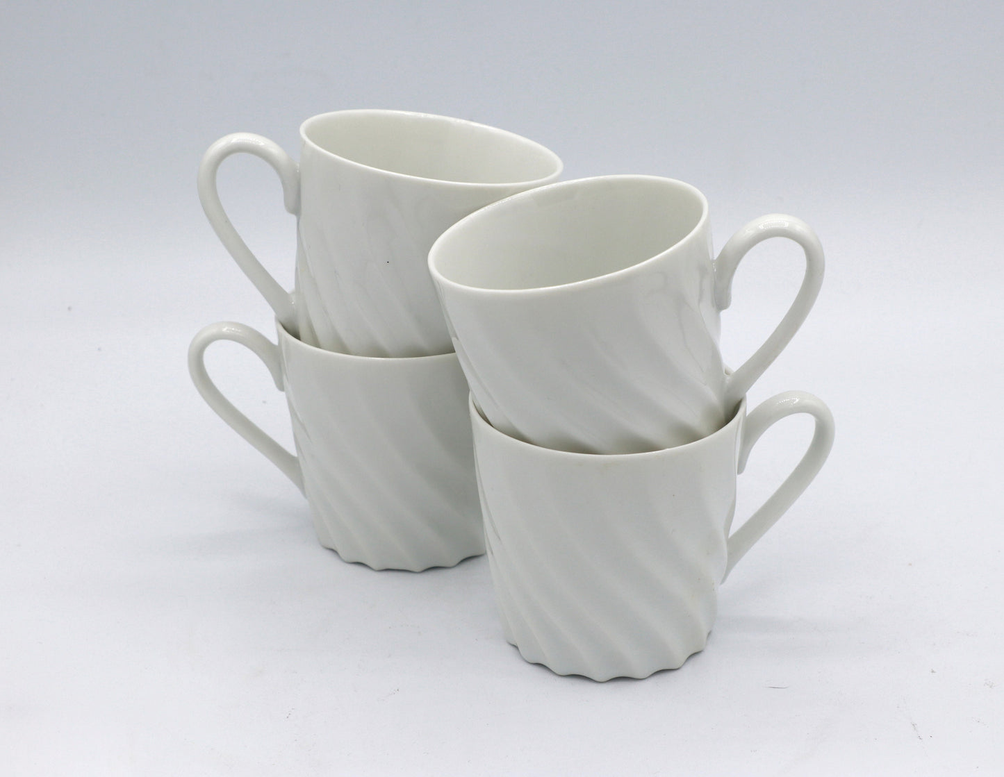 Vintage Set 4 / 6 Persons Marienbad Ingres White Porcelain Coffee Service Wave Edge Curved CZ Czech Republic 80s 90s