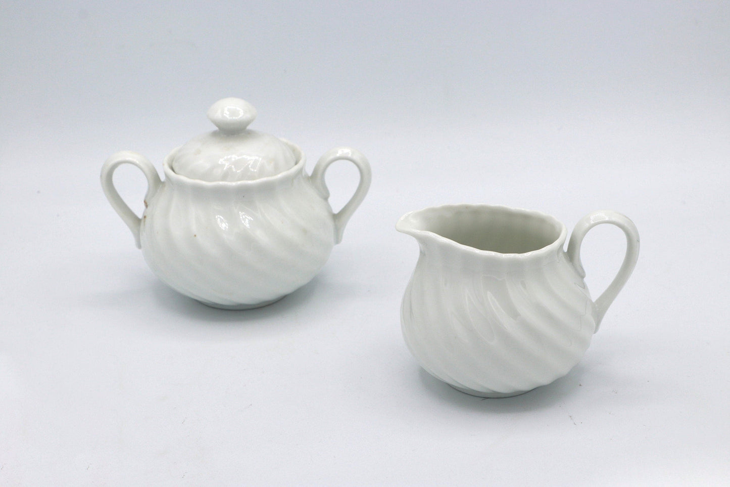 Vintage Set 4 / 6 Persons Marienbad Ingres White Porcelain Coffee Service Wave Edge Curved CZ Czech Republic 80s 90s