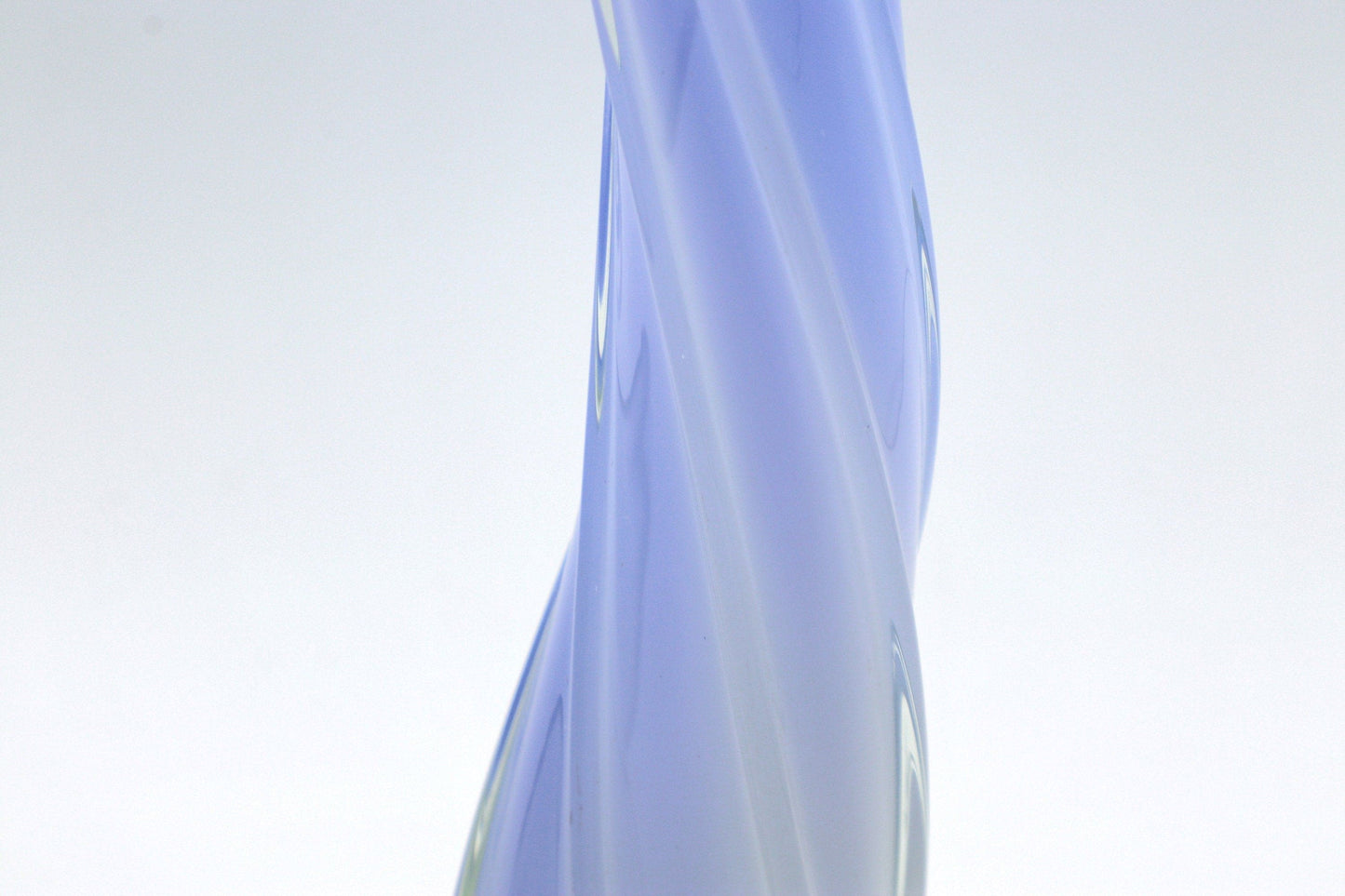 vintage Murano Swirl Vase Violet Lavande Lilas Lilas Verre Blanc Lait Verre Opaline Verre Danois Pastel Barovier Toso Tonelli Lattimo Filigrana