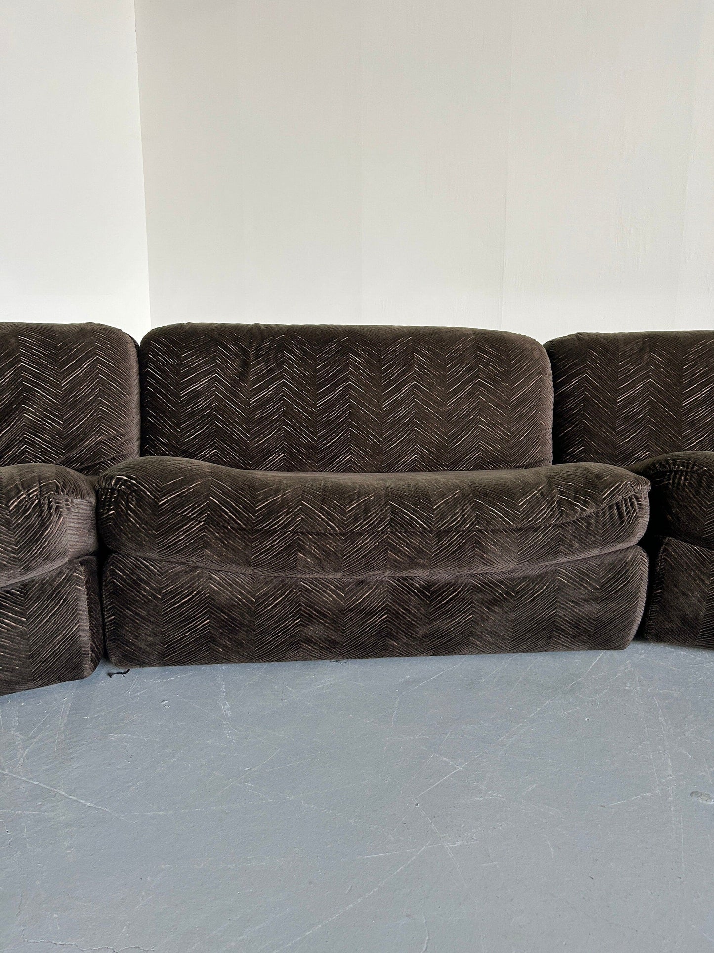 Modular sofa in Mid-Century Modern style by Vladimir Kagan, attributed to Wittmann, Austria / 1970s Sectional serpentine sofa Vintage