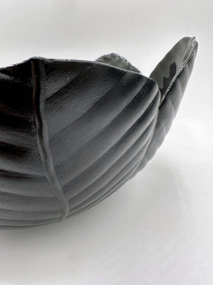 Vintage Arcoroc black glass bowl salad fruit cabbage leaf shell shape bowl from the 80s Art Deco Aspen red cabbage Luminarc France