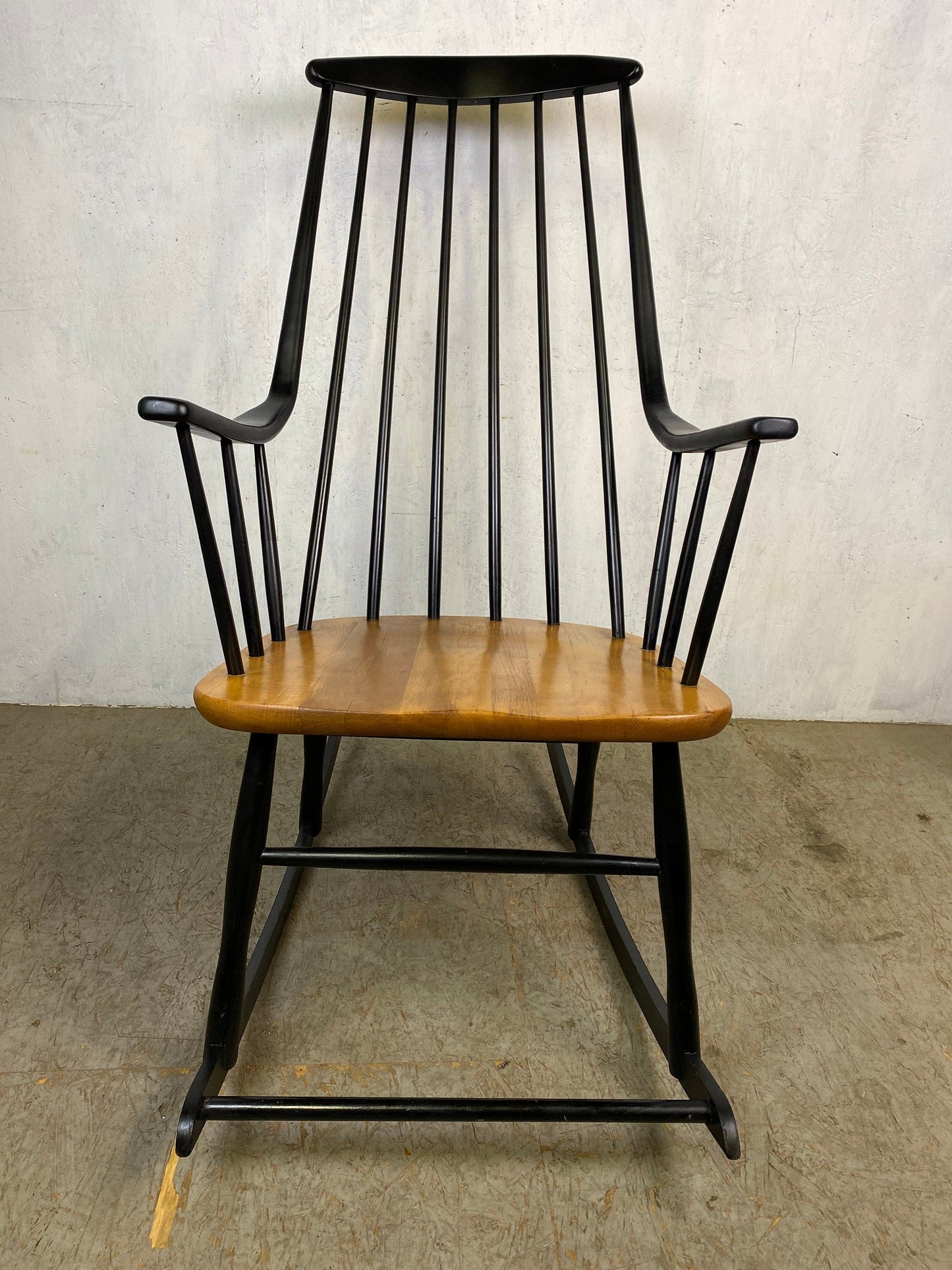 Stylish rocking chair in Tapiovaara Design Vintage