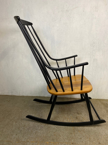 Stylish rocking chair in Tapiovaara Design Vintage