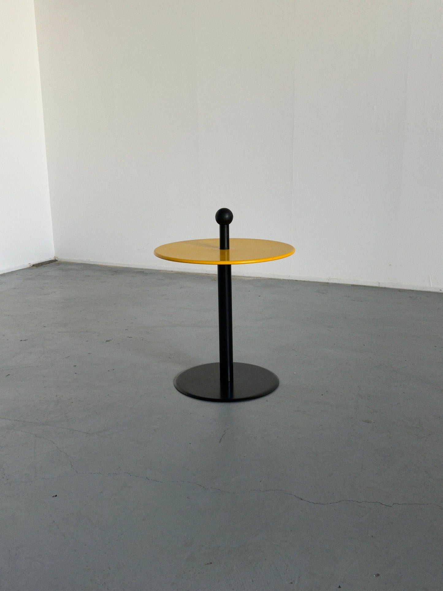 Table d'Appoint Postmoderne Vintage Jaune d'Ikea, Suède 1980