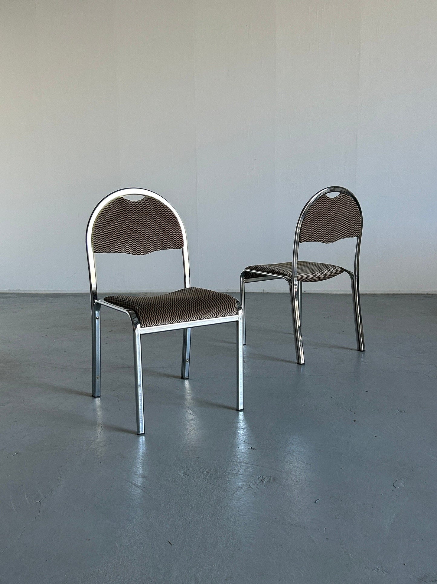 Set of 2 Mid-Century Modern European Diner or Cafe Style Chrome Upholstered Chairs in the style of Saporiti, Italy, 1970s Vintage