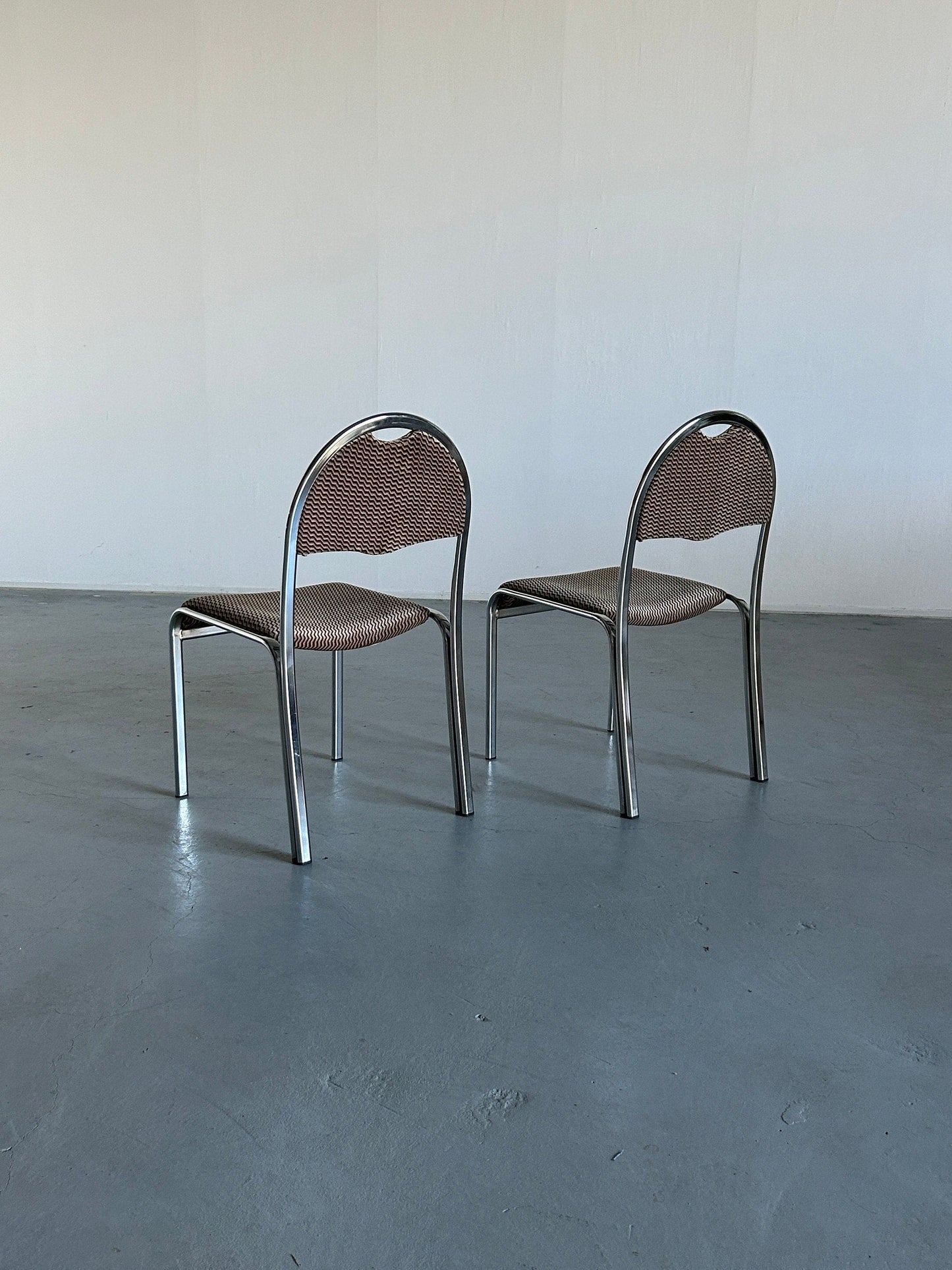 Set of 2 Mid-Century Modern European Diner or Cafe Style Chrome Upholstered Chairs in the style of Saporiti, Italy, 1970s Vintage