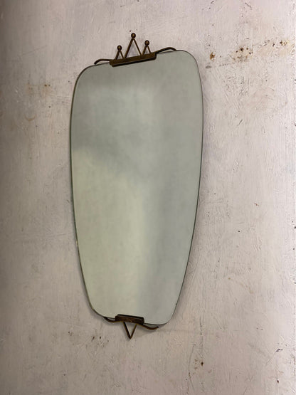 Élégant miroir mural du milieu du siècle en forme de rein vintage