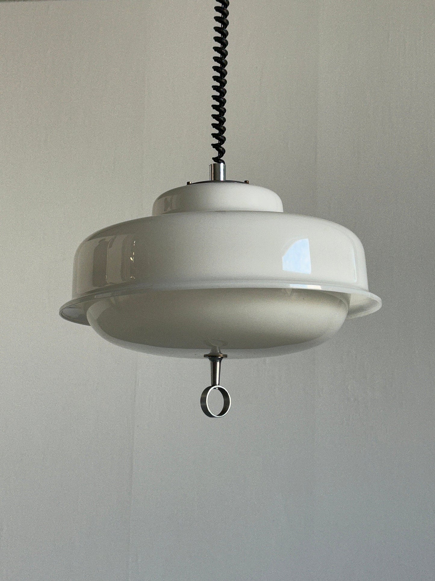 Mid-Century Modern white pendant light mushroom lamp designed by Harvey Guzzini for Meblo, 1970s Space Age / Atomic Age UFO light vintage