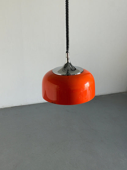 Mid-Century Modern Orange Pendelleuchte entworfen von Harvey Guzzini für Meblo, 1970er Jahre Space Age, Jugoslawien / Atomic Age UFO Hängelampe