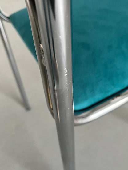 1 sur 8 Bauhaus Chrome Tubular Steel et Green Velvet / Chaises de salle à manger empilables modernistes italiennes des années 1980 vintage