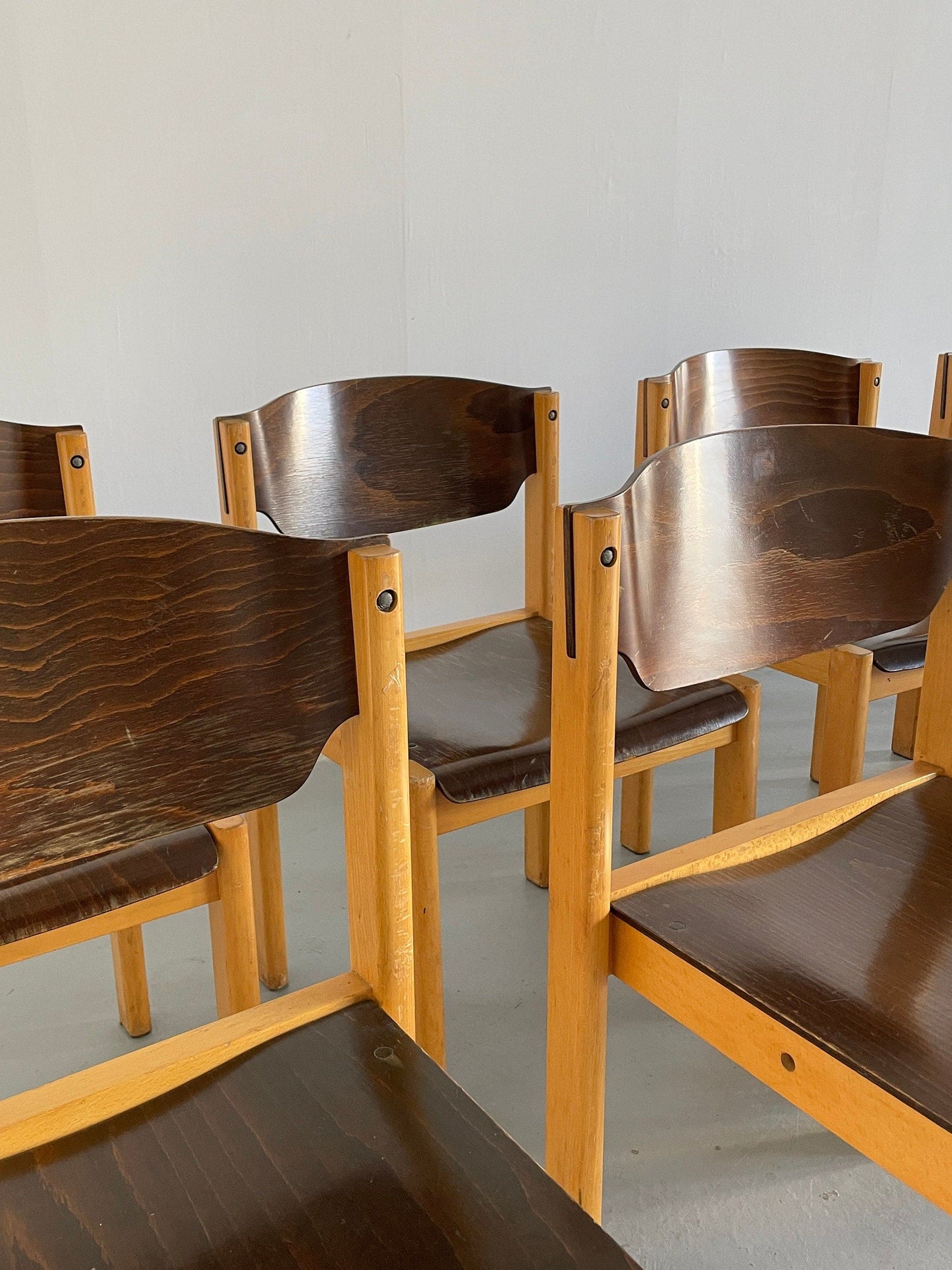 Chaises de salle à manger empilables ou chaises visiteurs dans le style de Roland Rainer, hêtre et contreplaqué teinté, vintage Allemagne des années 1970