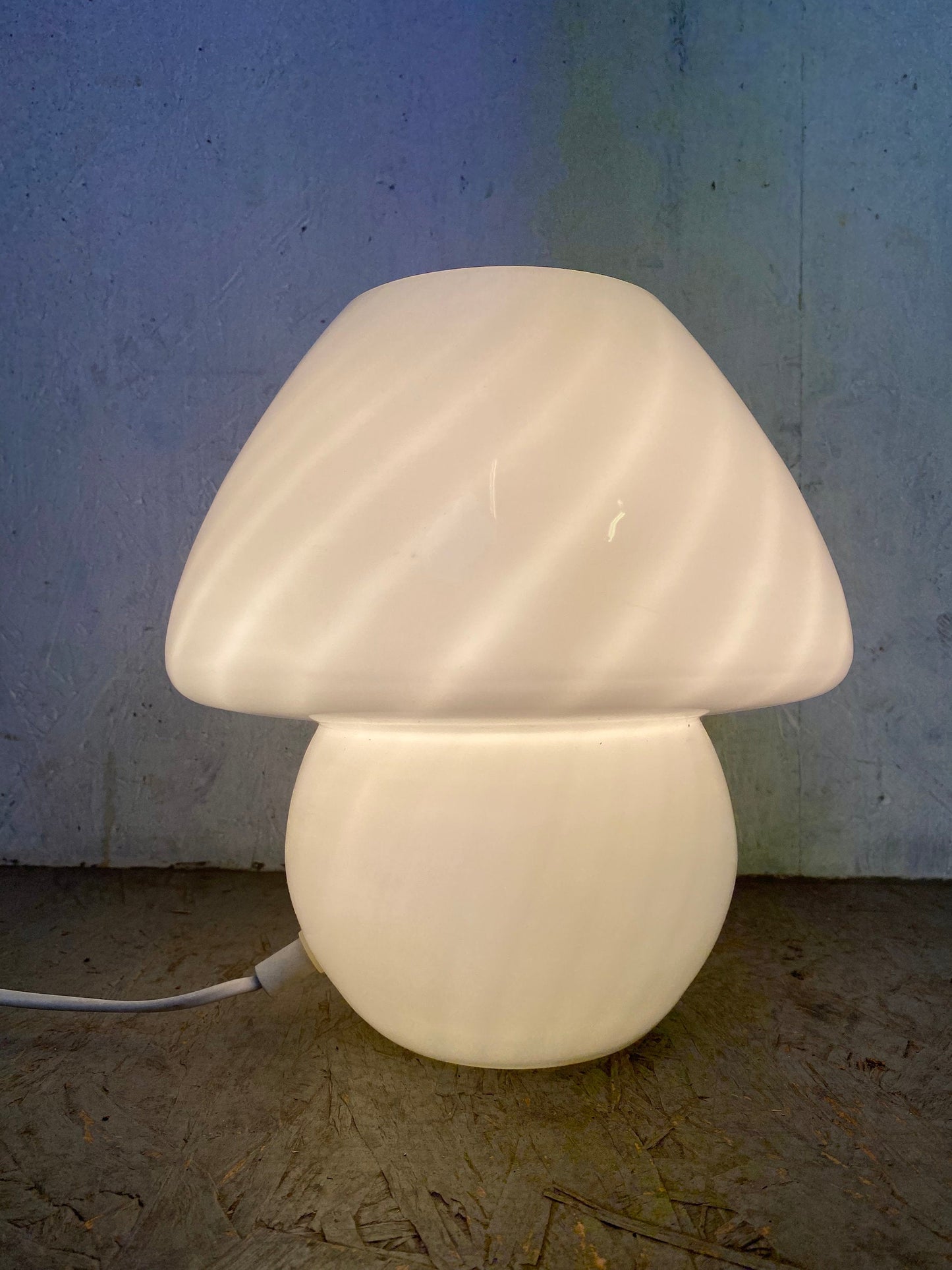 Un total de 3 lampes champignons vintage de style Murano