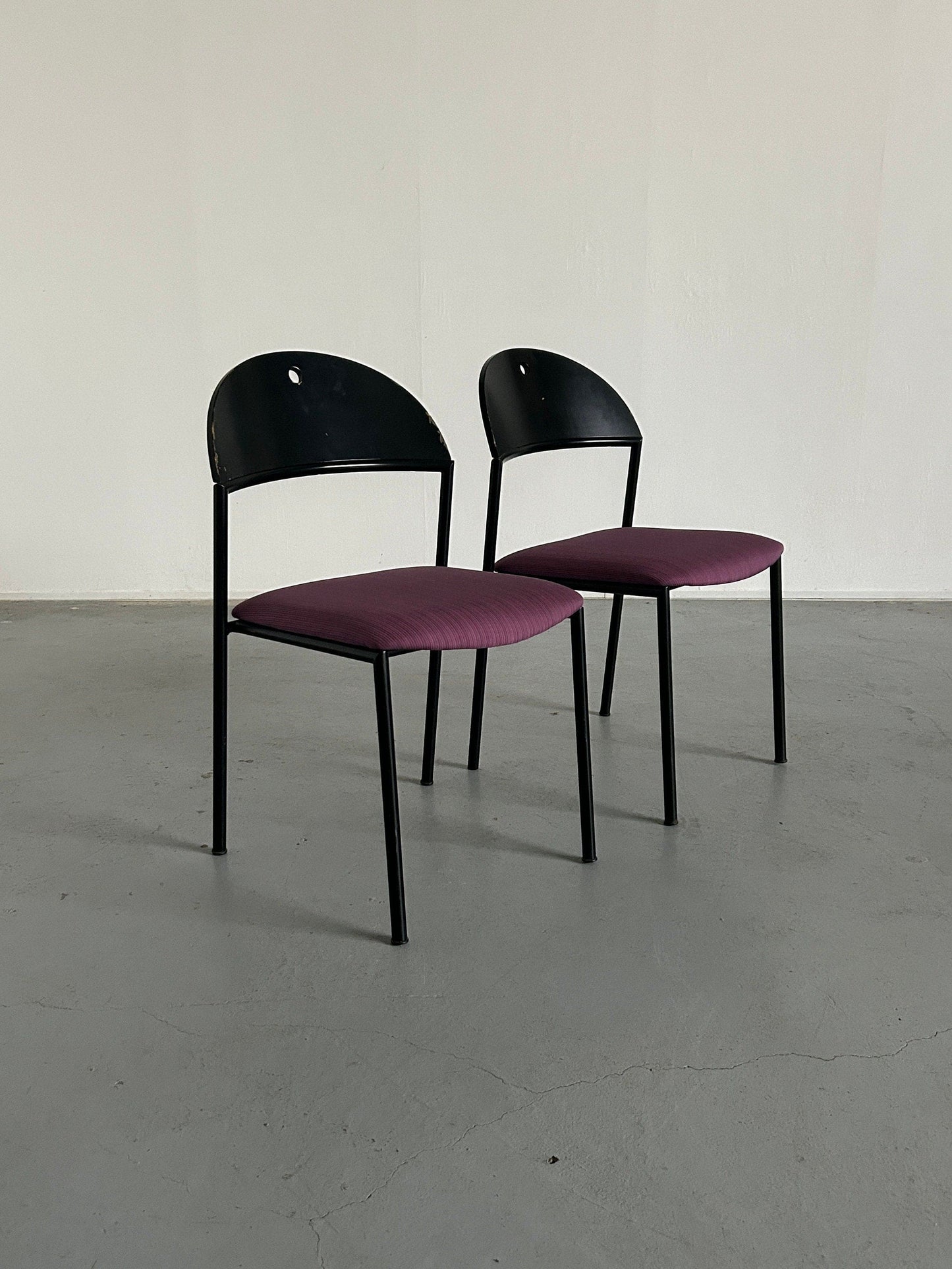 Ensemble de 2 fauteuils ou chaises de salle à manger postmodernes « Thèse » par Wiesner Hager, Autriche des années 1990 / Pop Art Memphis Style, Tapisserie d'ameublement rayée vintage