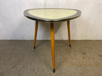 Beautiful kidney table in absolutely top condition Vintage