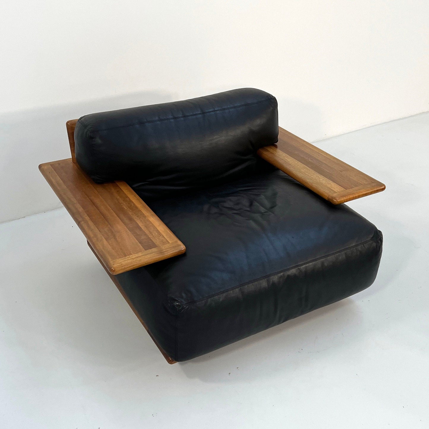 Pianura armchair in black leather by Mario Bellini for Cassina, 1970s vintage