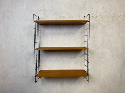 Beautiful shelving system in String Design Vintage