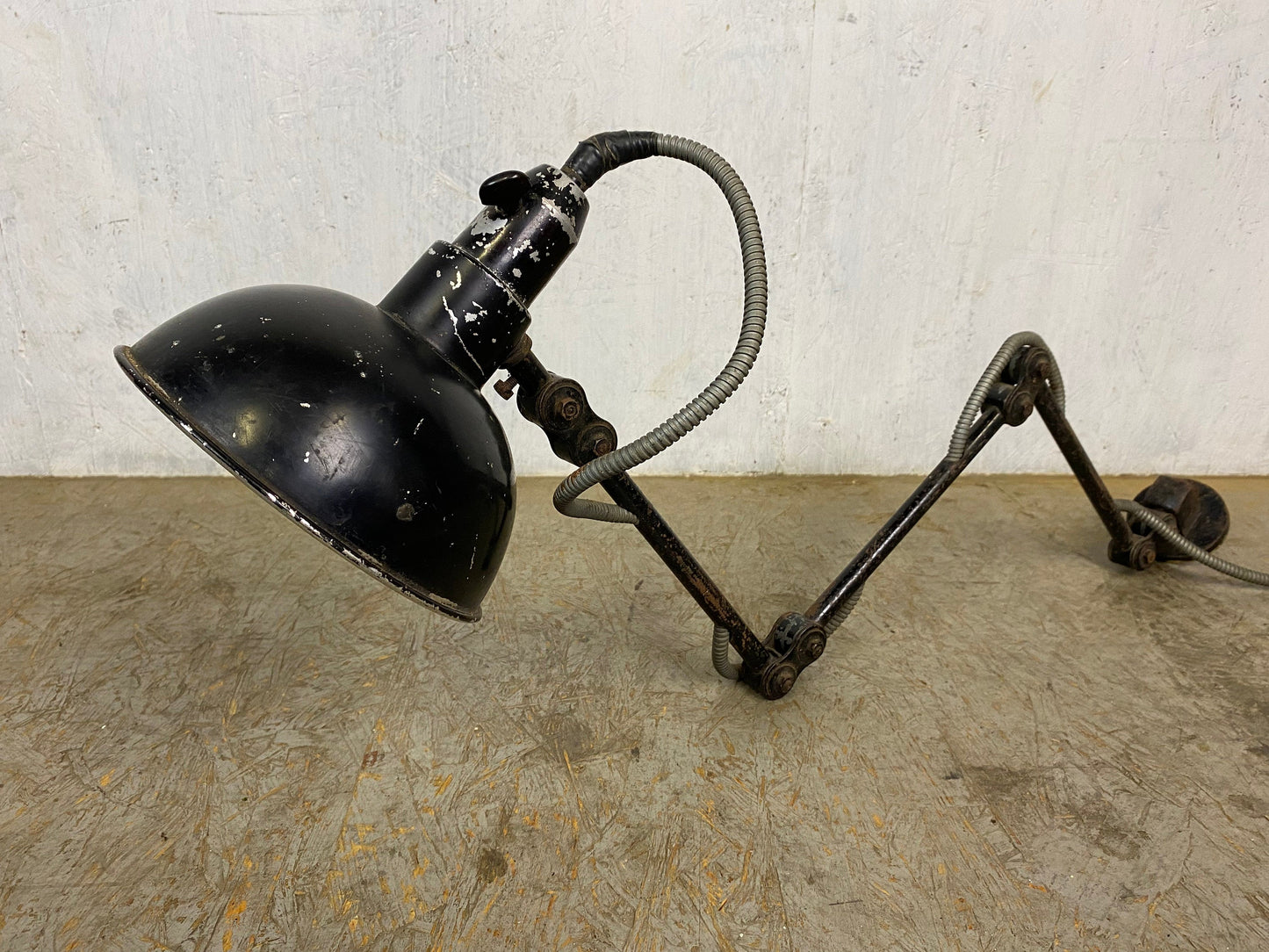 Original workshop lamp in industrial design vintage